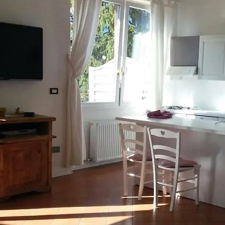 Appartamento Ellen Torbole Sul Garda Exterior foto