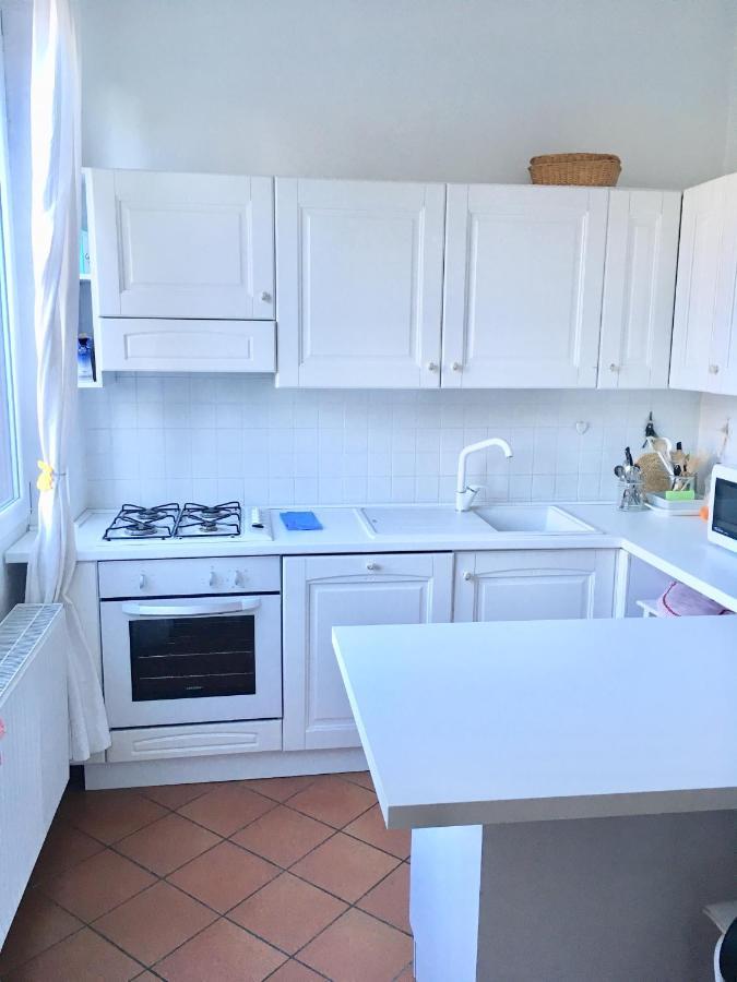 Ellen Apartment *