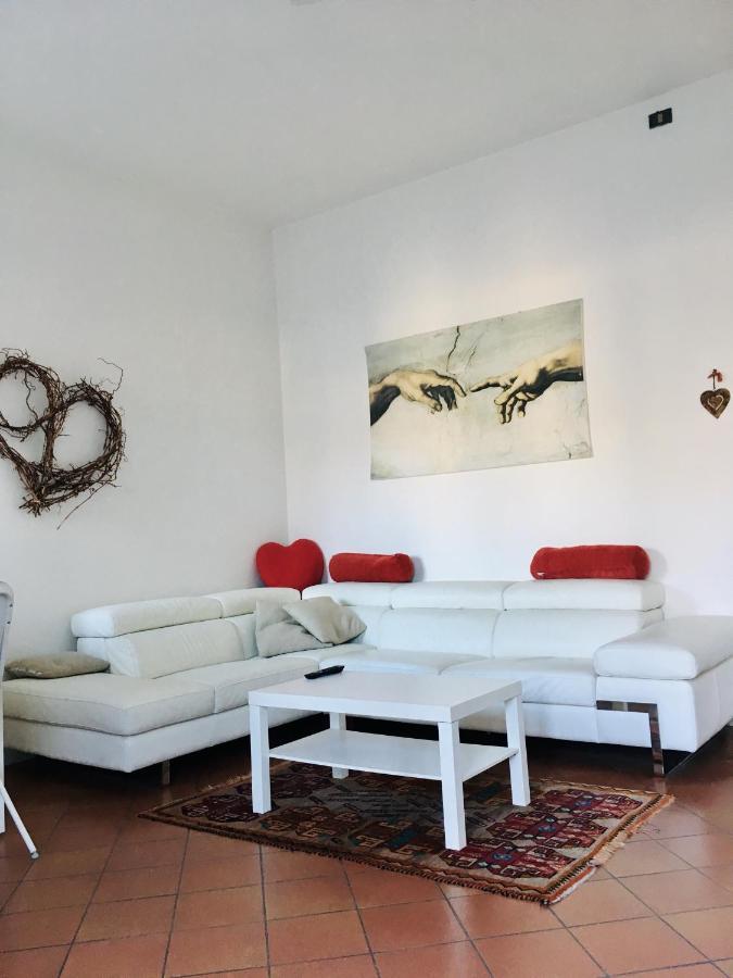 Ellen Apartment *